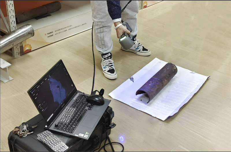 使用 FreeScan UE 掃描腐蝕管道的一段 使用 FreeScan UE 掃描腐蝕管道的一段