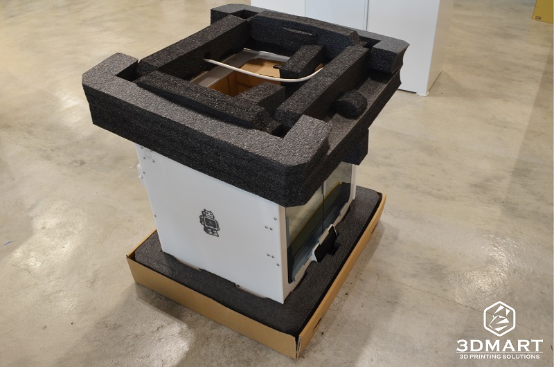 將Ultimaker S5開箱中