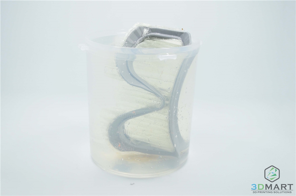 3DMART Ultimaker3 雙噴頭 3D列印機 水溶性支撐 溶解中