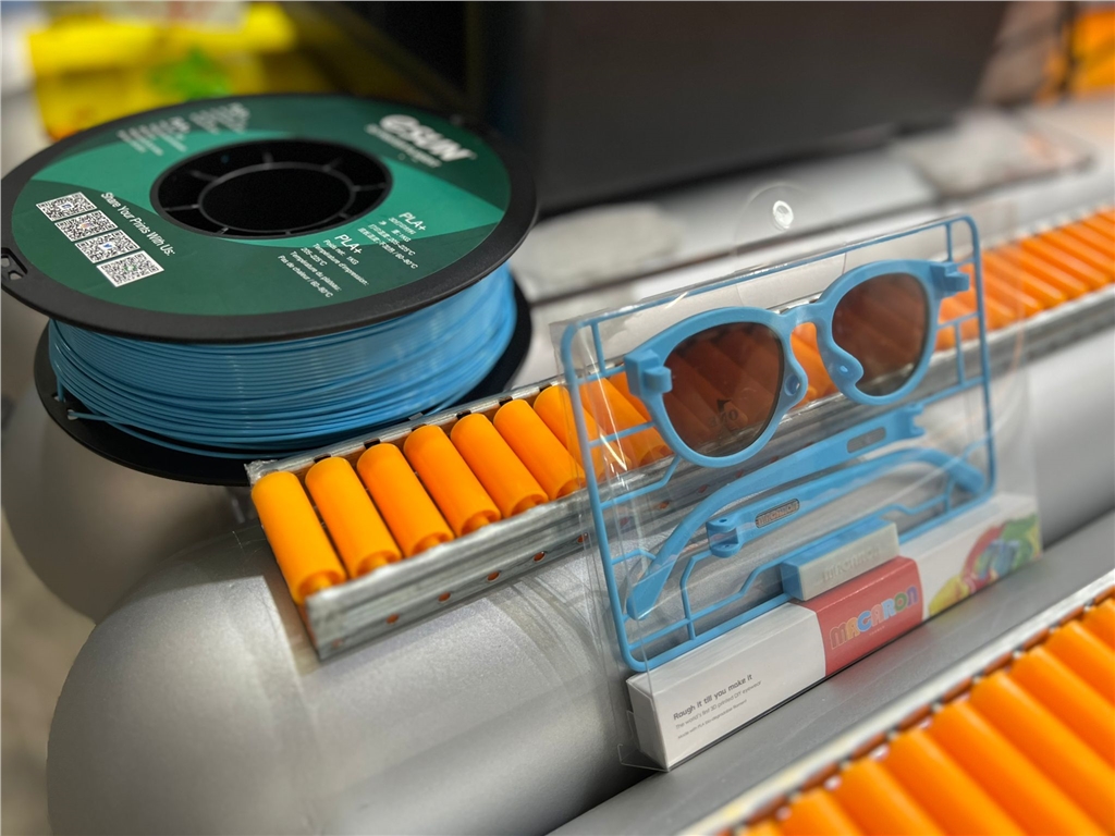 使用ESUN PLA線(xiàn)材製作而成的眼鏡框架部件包