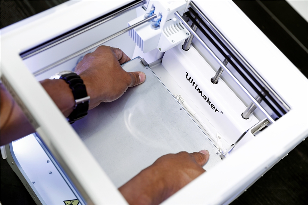 Remove packaging under build plate