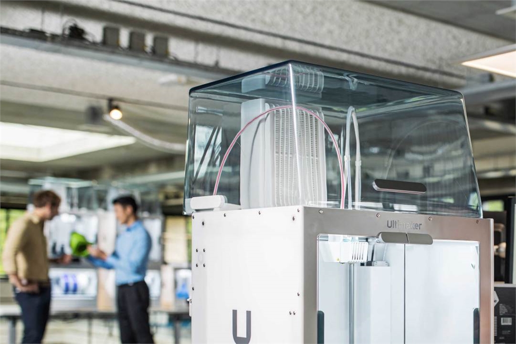 Ultimaker S5 Pro Bundle in office