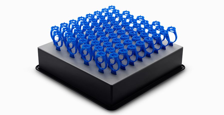 一次列印多樣精細物件，使用SLA較適合